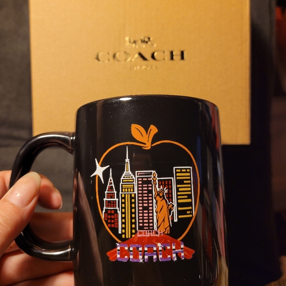 Coach Big Apple Coffee Cup - Picture 1 of 4